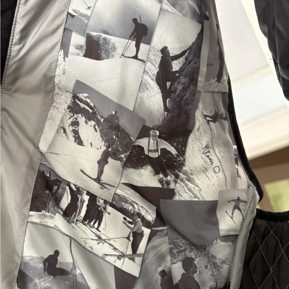 Obermeyer Men's Vest. Large. NWOT. Cool Interior Retro Winter Sports Graphics